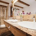 Chalet Almwellness-resort Tuffbad *