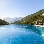 Chalet Almwellness-resort Tuffbad Sankt Lorenzen im Lesachtal