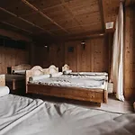 Almwellness-resort Tuffbad Chalet *