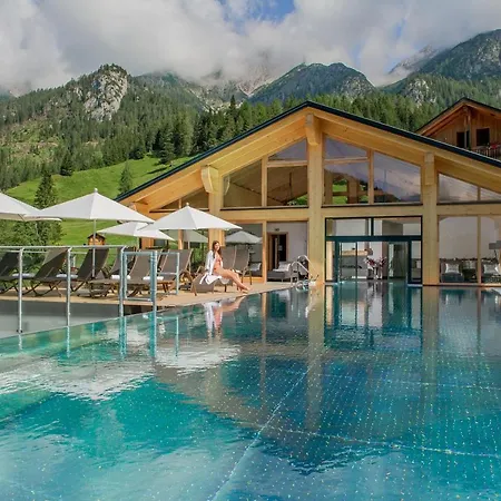 Almwellness-resort Tuffbad Chalet Sankt Lorenzen im Lesachtal
