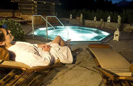Dağ evi Almwellness-resort Tuffbad Sankt Lorenzen im Lesachtal