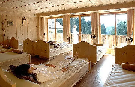 Dağ evi Almwellness-resort Tuffbad Sankt Lorenzen im Lesachtal